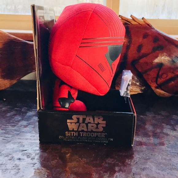 Disney Star Wars Sith Trooper Plush and Pin - Picture 3 of 4